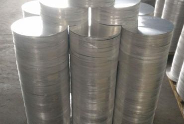 These are piles of aluminum circle plate products.